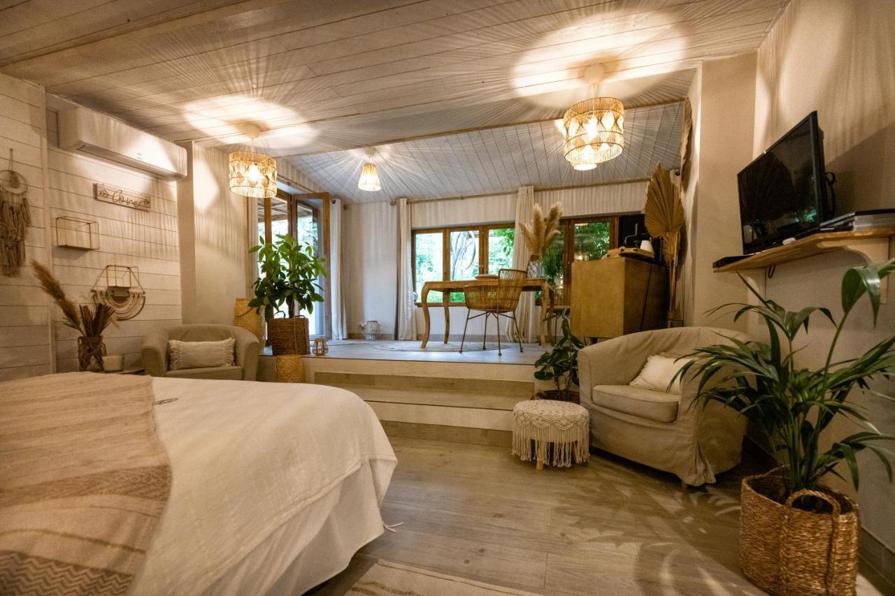 Bed and Breakfast Nuitées Bohèmes Gajan  Esterno foto